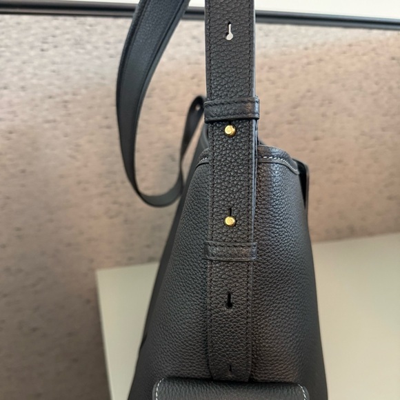 Songmont Medium Yore Hobo in Pebbled Onyx 🖤 Offers Encouraged 🤓 - Picture 11 of 15